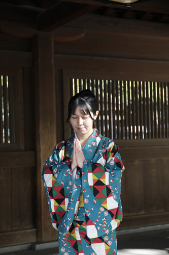 明治神宮撮影スポット 屋根の下(灯籠)